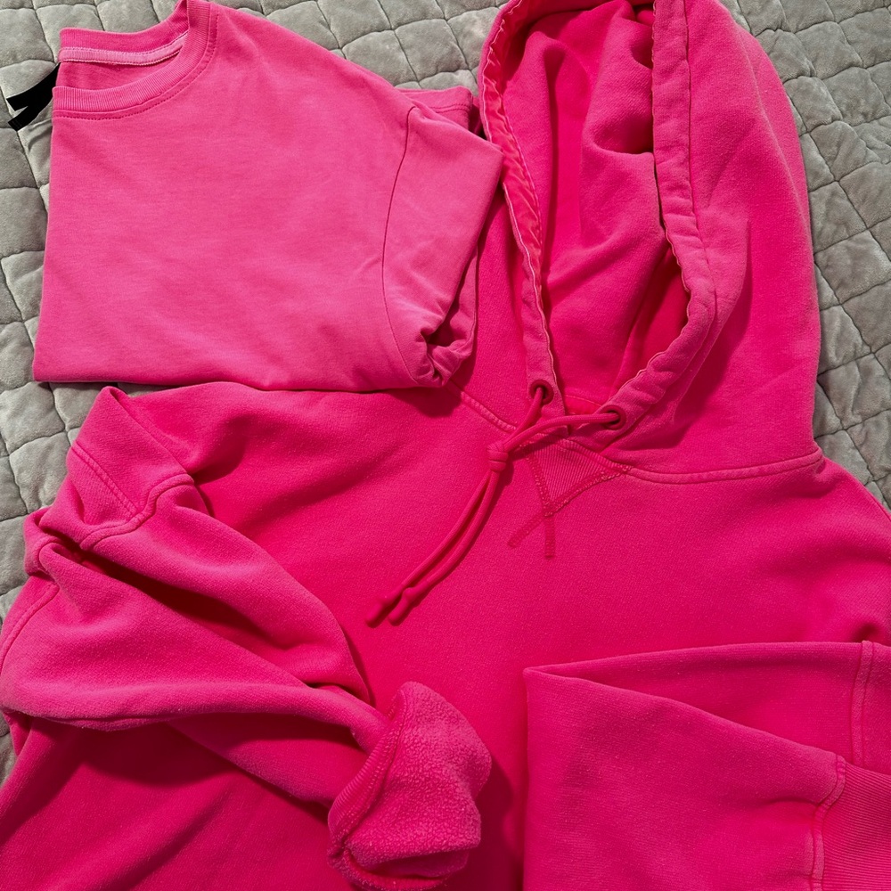 UGG Cropped sweatshirt & t-shirt